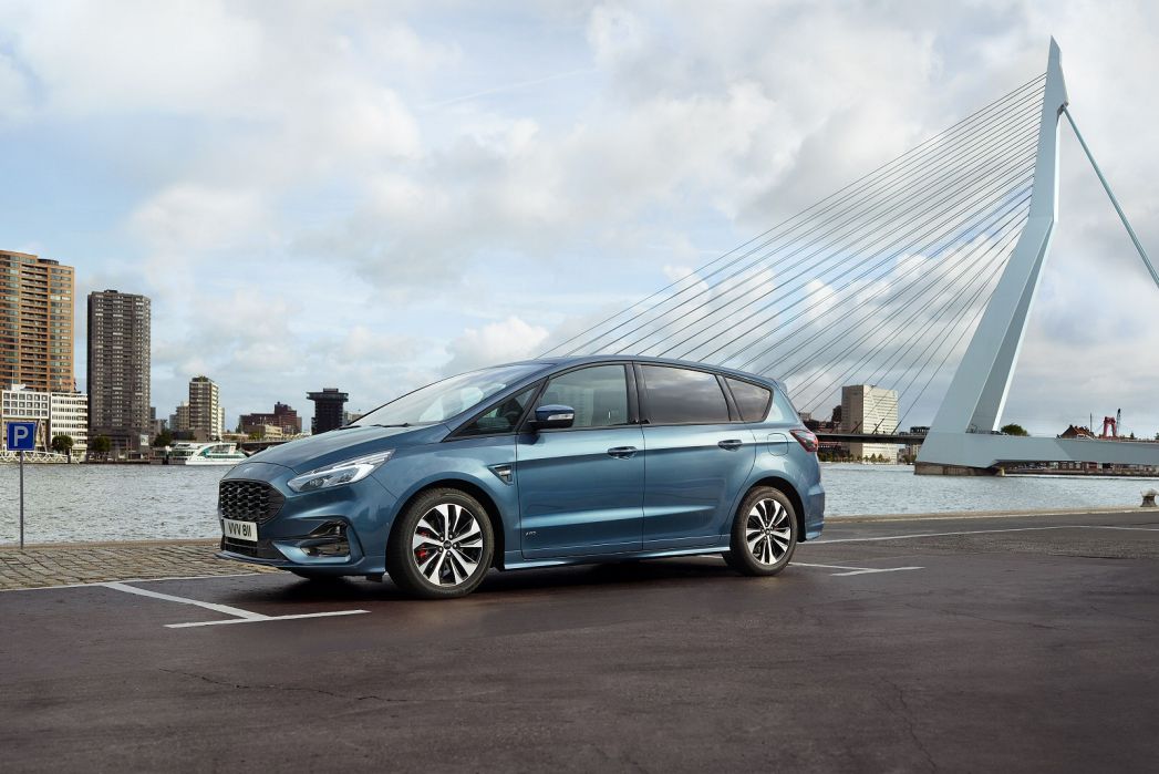 Video Review: Ford S-MAX Estate 2.5 FHEV 190 ST-Line [Lux Pack] 5dr CVT