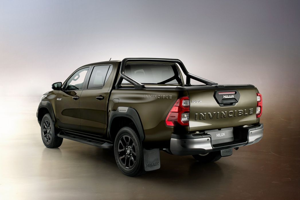 Toyota Hilux Diesel Active Pick UP 2.4 D-4D On Lease From £241.18