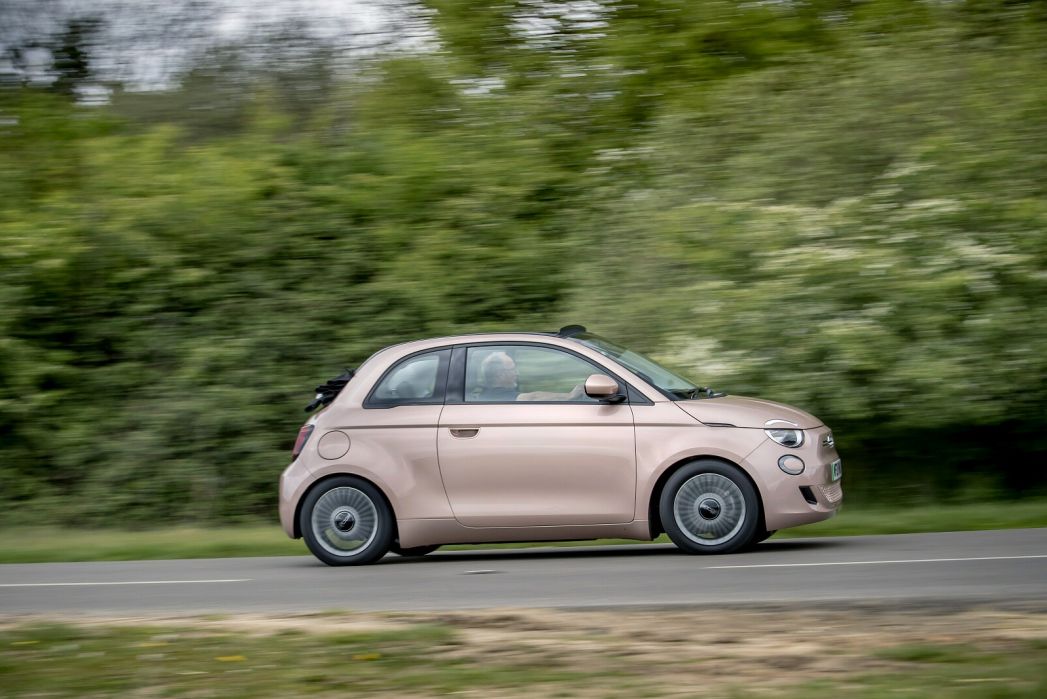 Image 6: Fiat 500 Electric Cabrio Special Editions 87kW Red 42kWh 2dr Auto