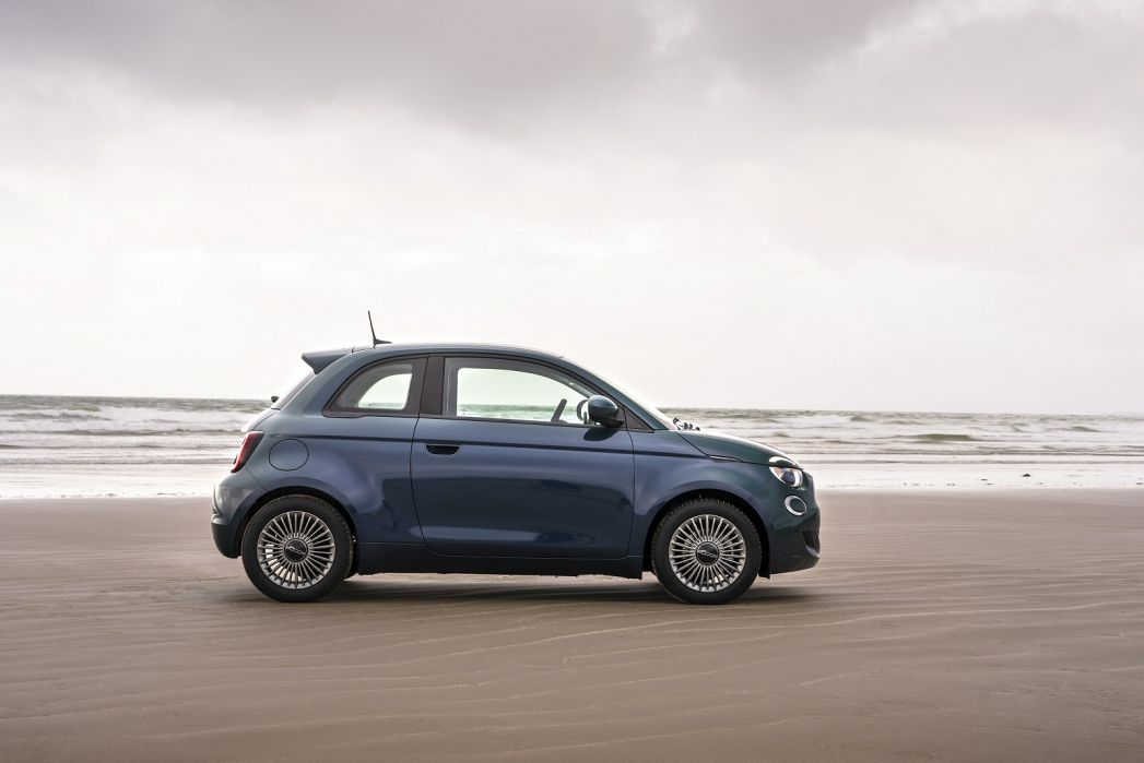 Video Review: Fiat 500 Electric Hatchback Special Editions 87kW Red 42kWh 3dr Auto