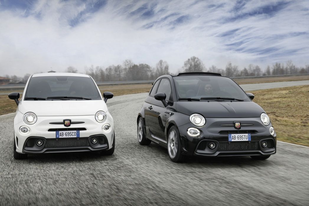Image 3: Abarth 695 Hatchback 1.4 T-Jet 180 Competizione 3dr