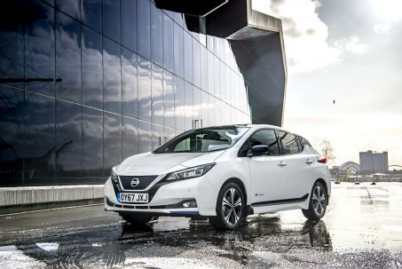 Video Review: Nissan Leaf Hatchback 110kW Acenta 40kWh 5dr Auto [6.6kw Charger]