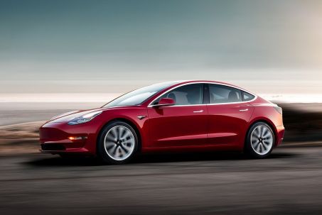 Video Review: Tesla Model 3 Saloon Long Range AWD 4dr Auto